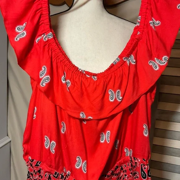 VENUS Red Ruffled Blouse with Relaxed Fit - Picture 3 of 6